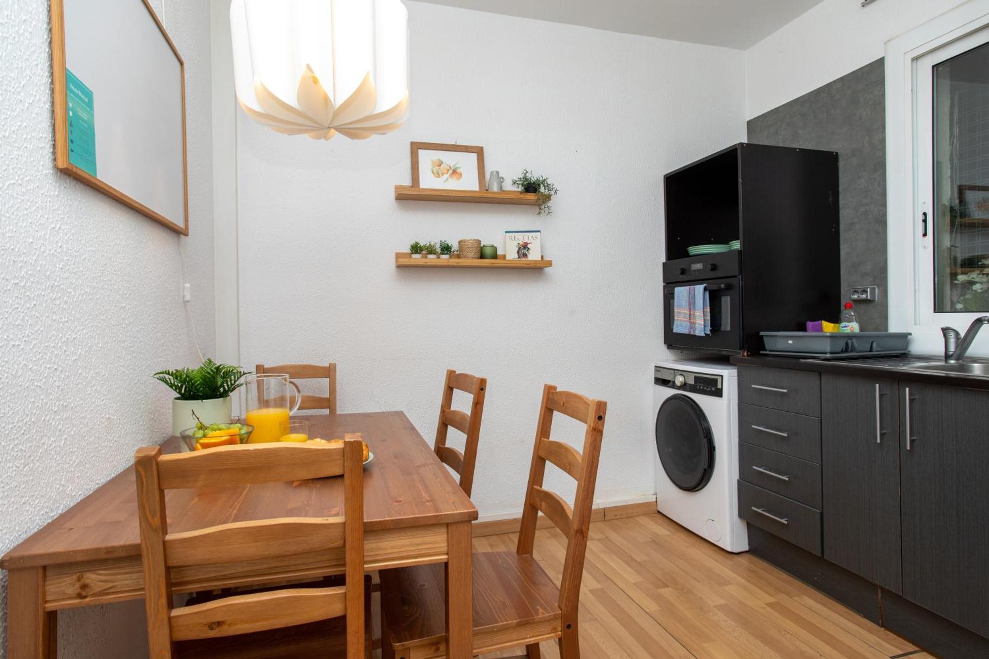 Apartamento Cozy Exiample Getaway With Patio Barcelona